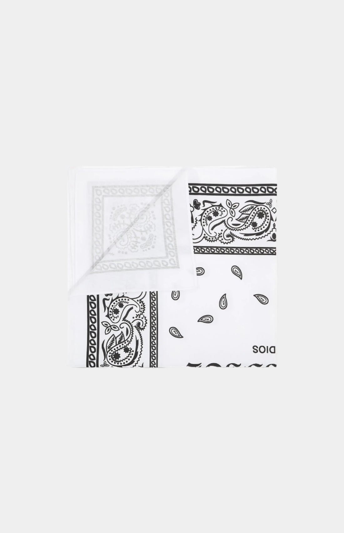 Add a touch of style and edge to your wardrobe with our premium bandana featuring a bold white graphic print. Measuring 55x55cm, this bandana is perfect for a variety of styling options. Expertly crafted in Portugal with a focus on quality and durability, it is easy to maintain with machine washing and hanging to dry for best results. Make a statement with this unique and eye-catching accessory.