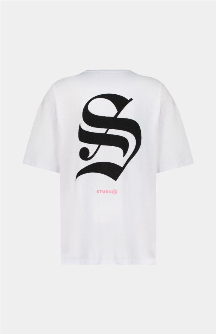 Premium Streetwear Heavy-weight T-Shirt. Expertly crafted in Portugal. Located in Dubai.
